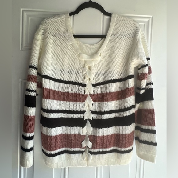 Angel Kiss Sweater - Picture 1 of 3